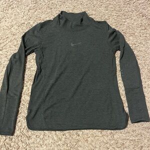 Nike Women's Gray Long Sleeve Top
